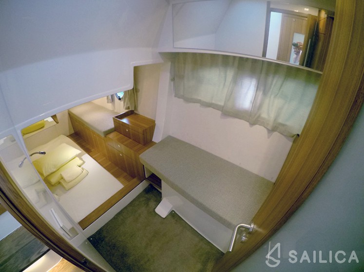 Marex 375 - Yacht Charter Sailica