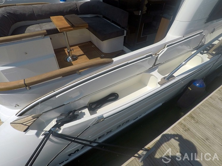 Marex 375 - Yacht Charter Sailica