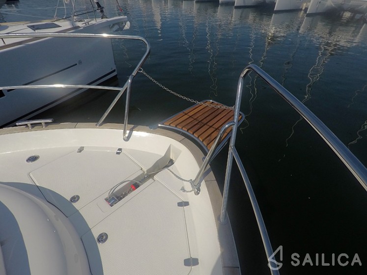 Marex 375 - Yacht Charter Sailica