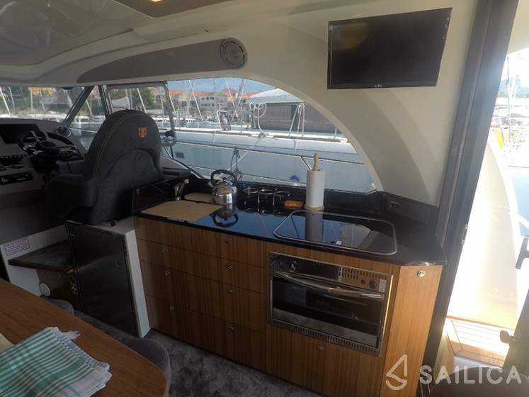 Marex 375 - Yacht Charter Sailica