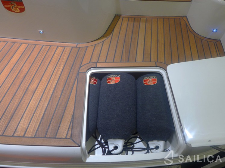 Marex 375 - Yacht Charter Sailica