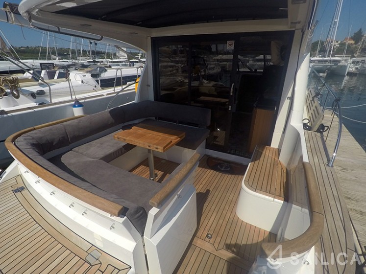 Marex 375 - Yacht Charter Sailica