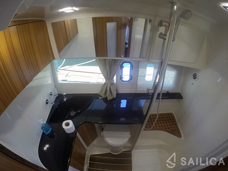 Marex 375 - Yacht Charter Sailica
