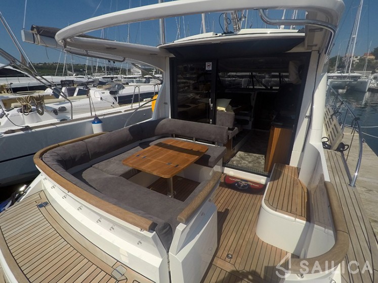 Marex 375 - Yacht Charter Sailica