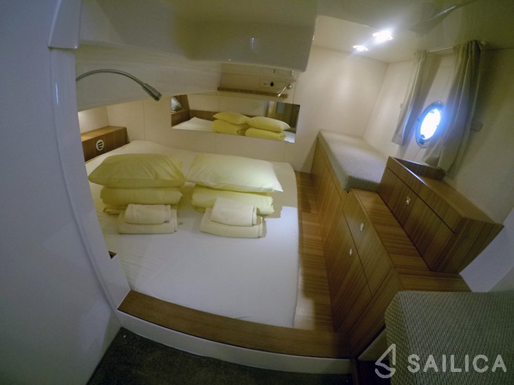 Marex 375 - Yacht Charter Sailica