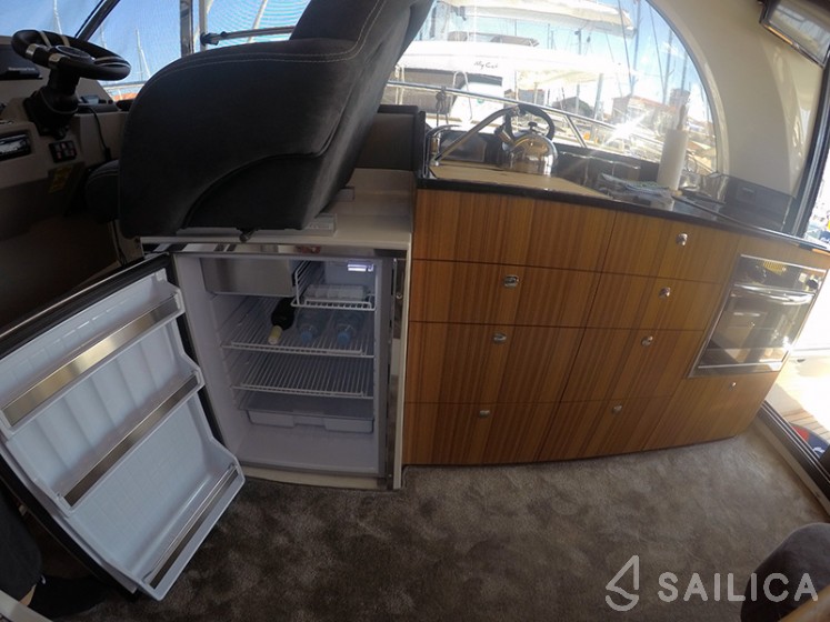 Marex 375 - Yacht Charter Sailica