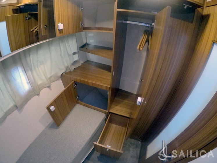 Marex 375 - Yacht Charter Sailica