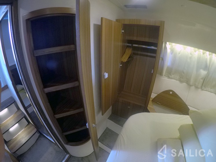 Marex 375 - Yacht Charter Sailica