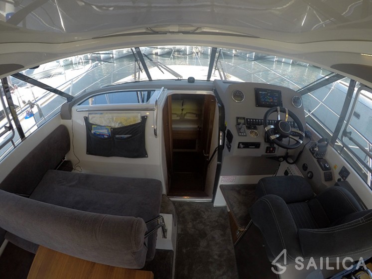 Marex 375 - Yacht Charter Sailica
