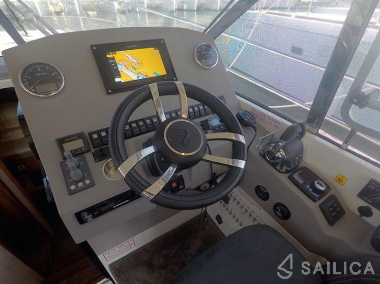Marex 375 - Yacht Charter Sailica