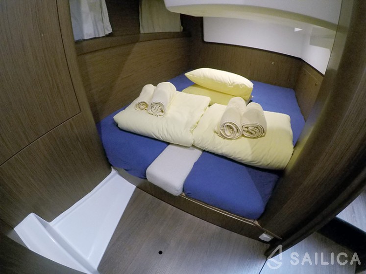 Antares 36 - Yacht Charter Sailica
