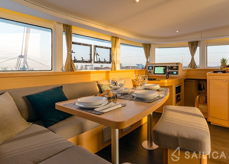 Lagoon 42 - Yacht Charter Sailica