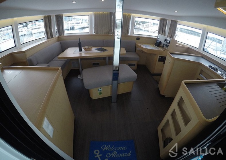 Lagoon 42 - Yacht Charter Sailica