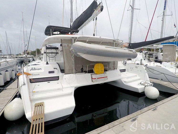 Lagoon 42 - Yacht Charter Sailica