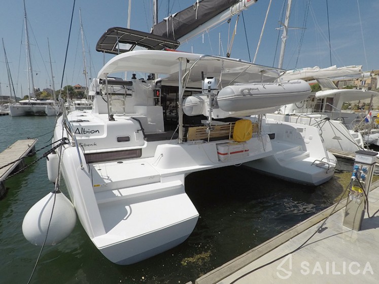 Lagoon 42 - Yacht Charter Sailica