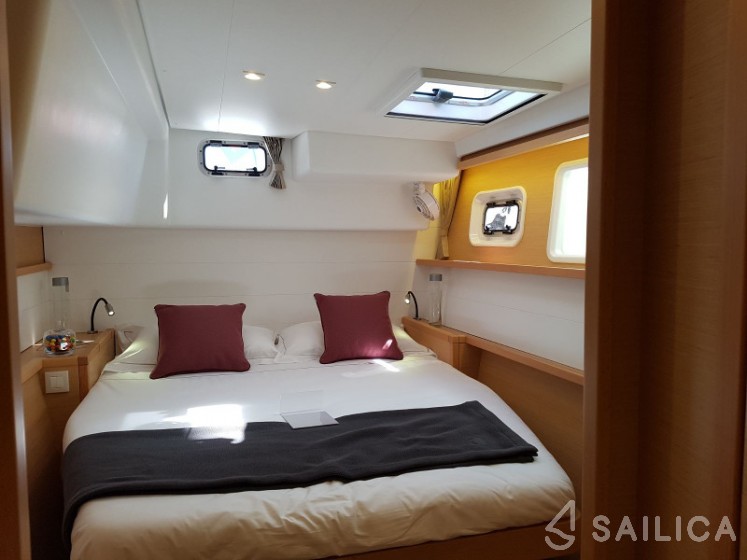 Lagoon 450 Sport - Yacht Charter Sailica