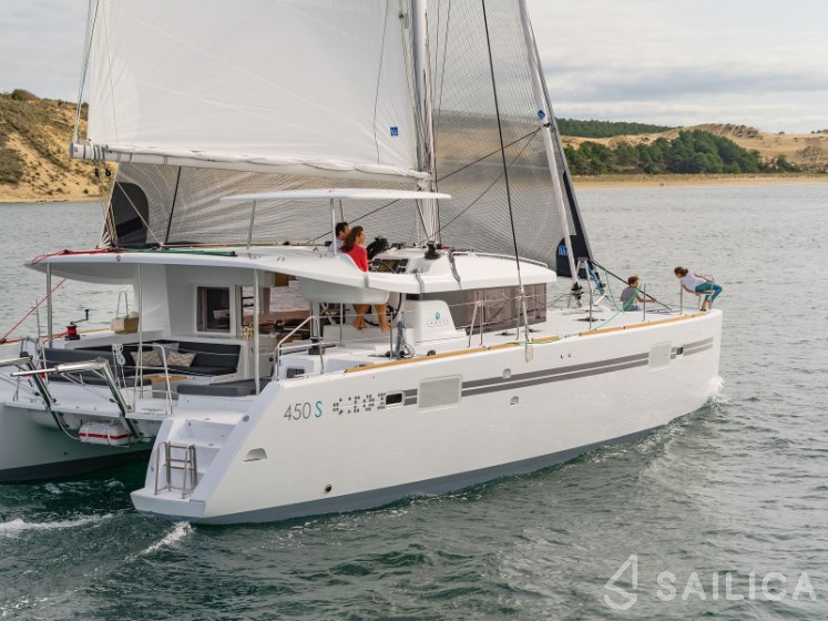 Lagoon 450 Sport - Yacht Charter Sailica