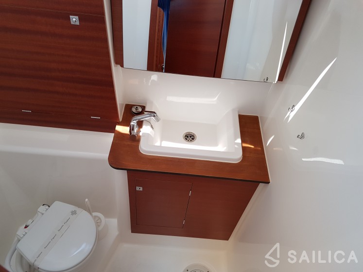Dufour 460 GL - Yacht Charter Sailica