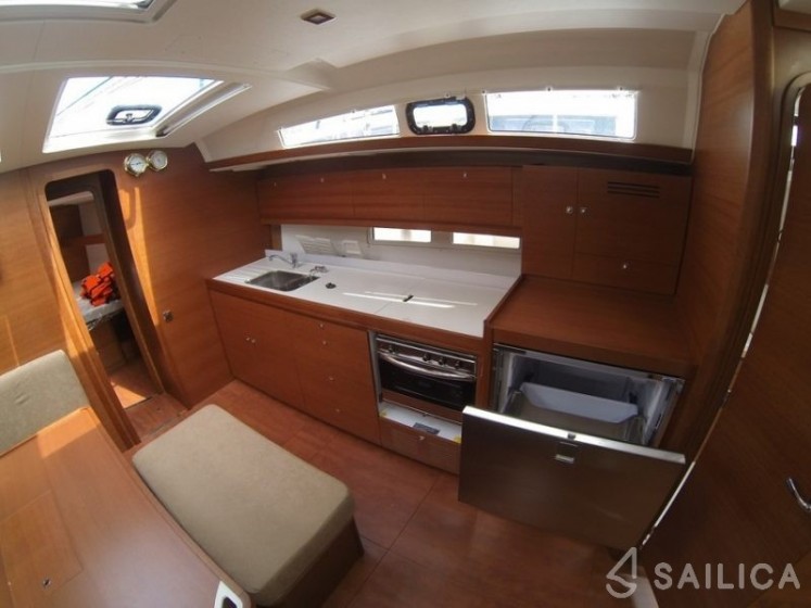 Dufour 460 GL - Yacht Charter Sailica