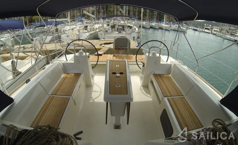 Dufour 460 GL - Yacht Charter Sailica