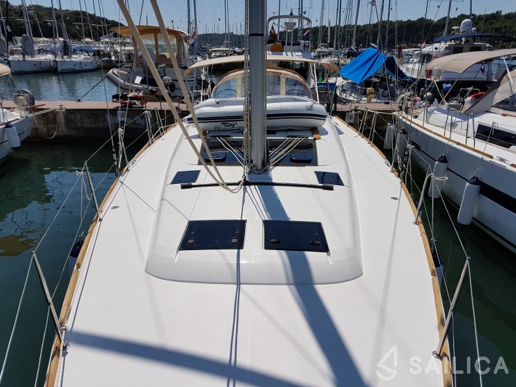 Dufour 460 GL - Yacht Charter Sailica