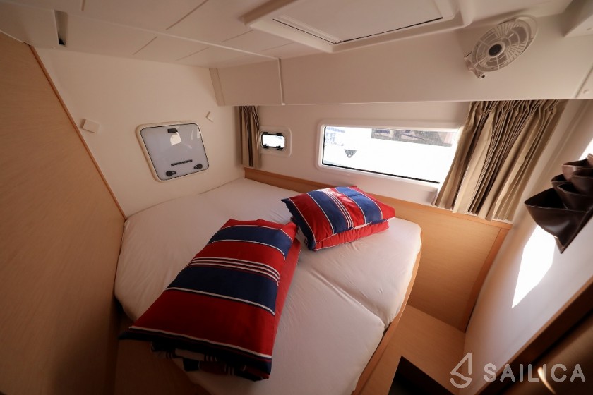 Lagoon 42 - Yacht Charter Sailica