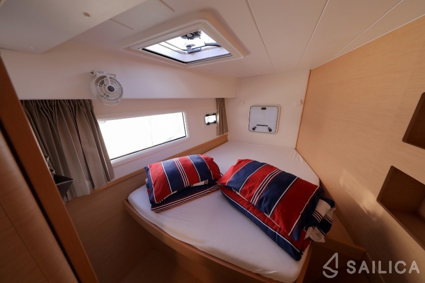 Lagoon 42 - Yacht Charter Sailica