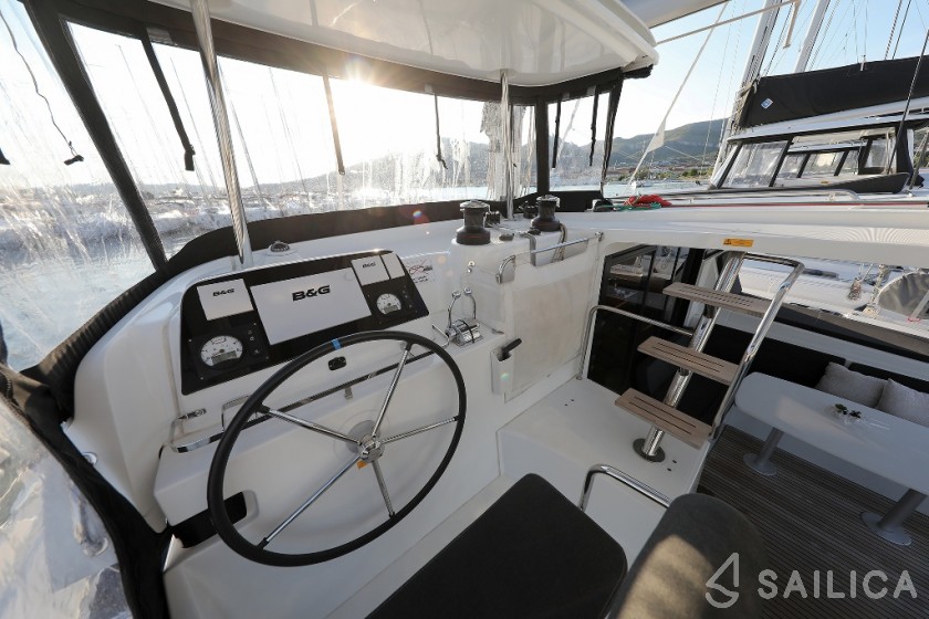 Lagoon 42 - Yacht Charter Sailica