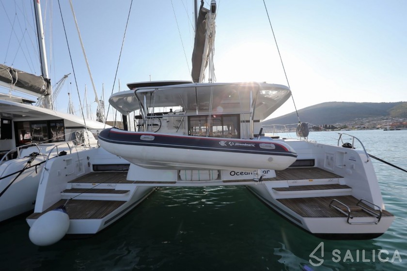 Lagoon 42 - Yacht Charter Sailica