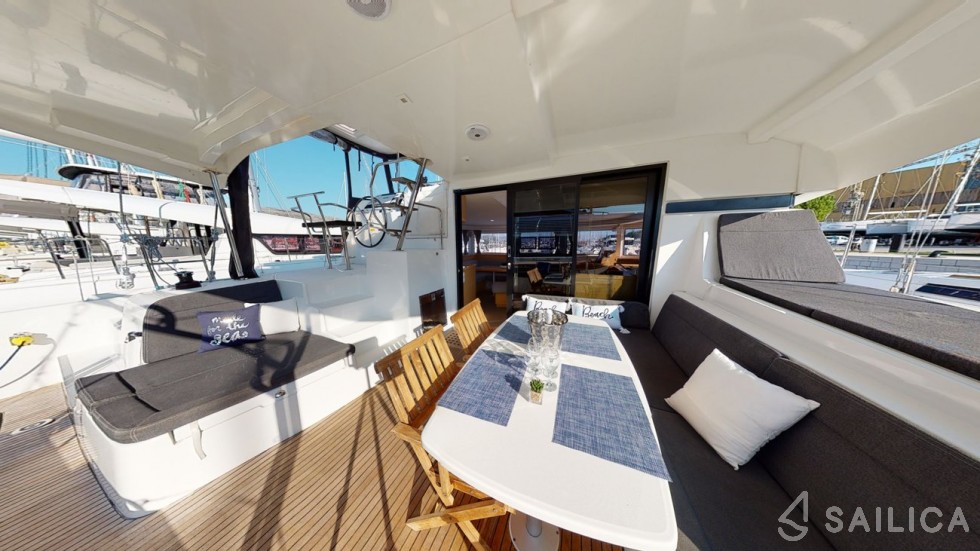 Lagoon 42 - Yacht Charter Sailica