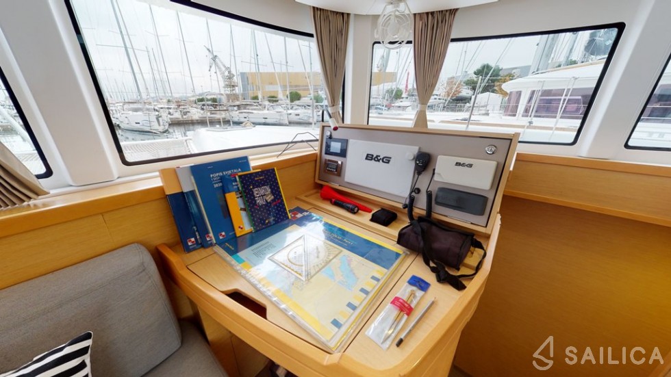 Lagoon 42 - Yacht Charter Sailica