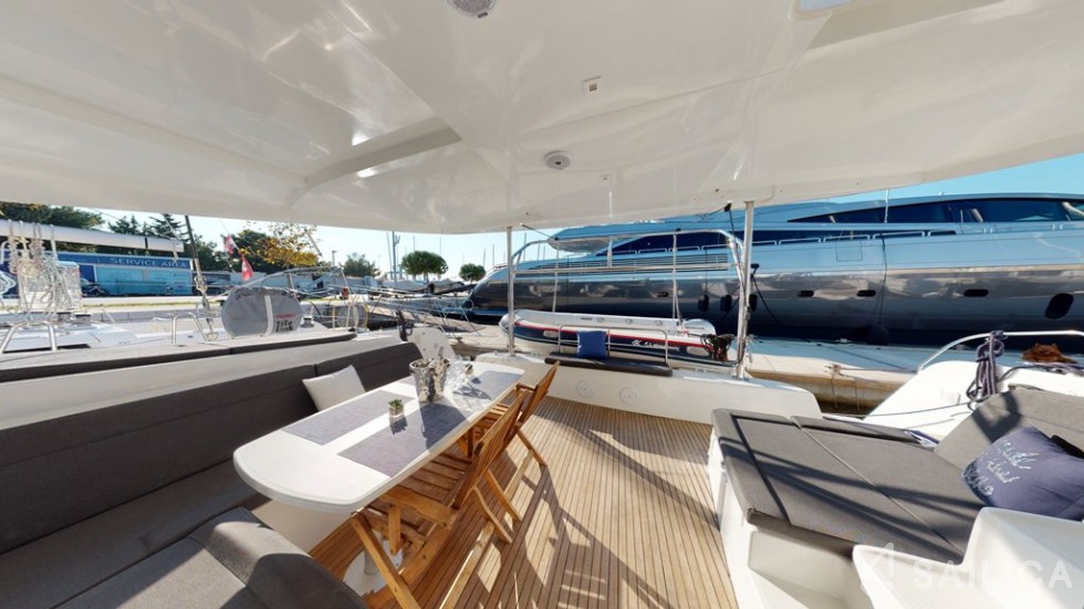 Lagoon 42 - Yacht Charter Sailica