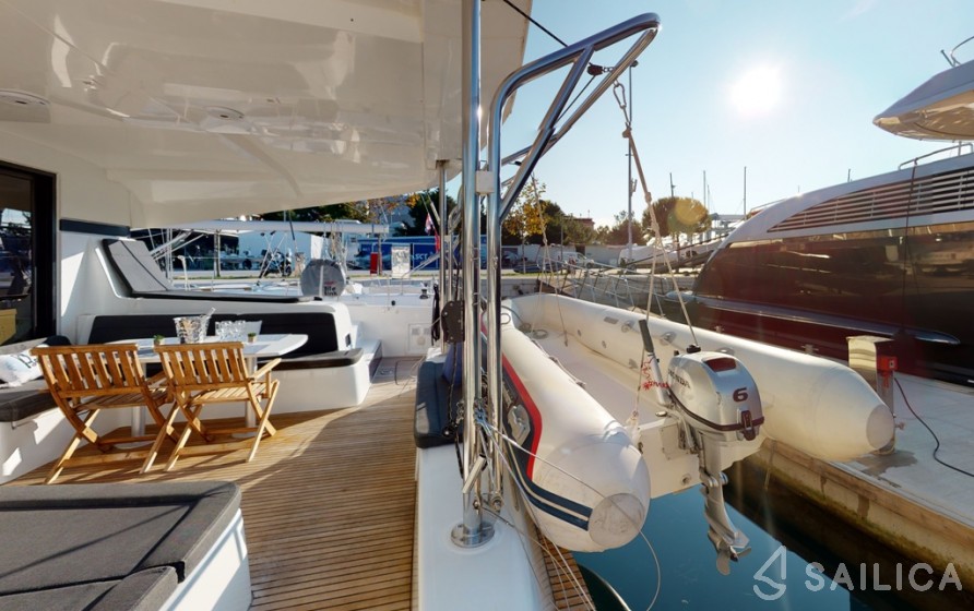 Lagoon 42 - Yacht Charter Sailica