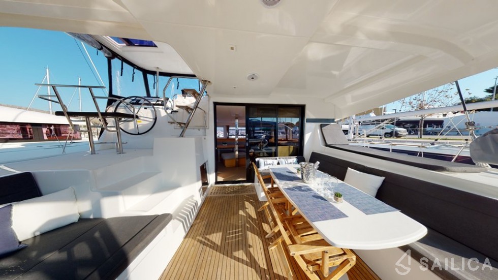 Lagoon 42 - Yacht Charter Sailica