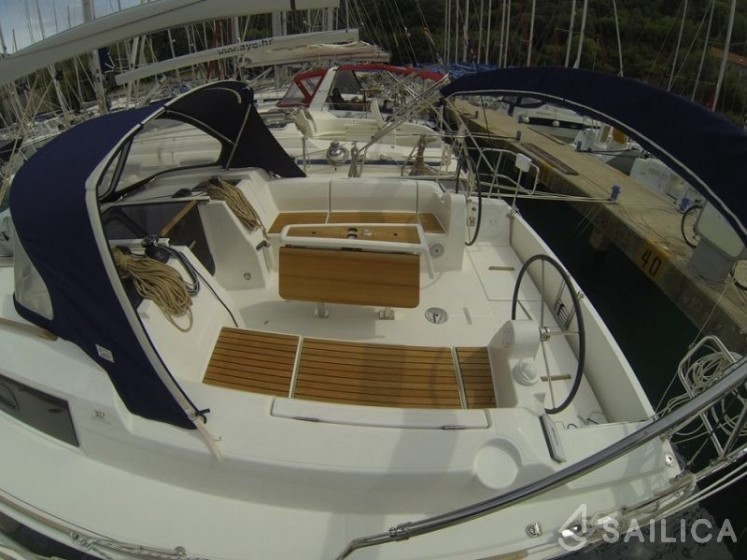 Dufour 382 GL - Yacht Charter Sailica