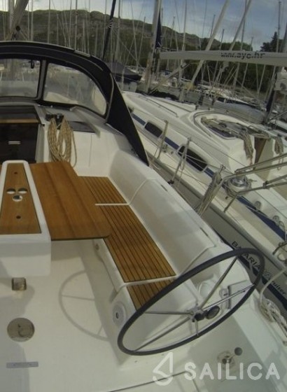 Dufour 382 GL - Yacht Charter Sailica