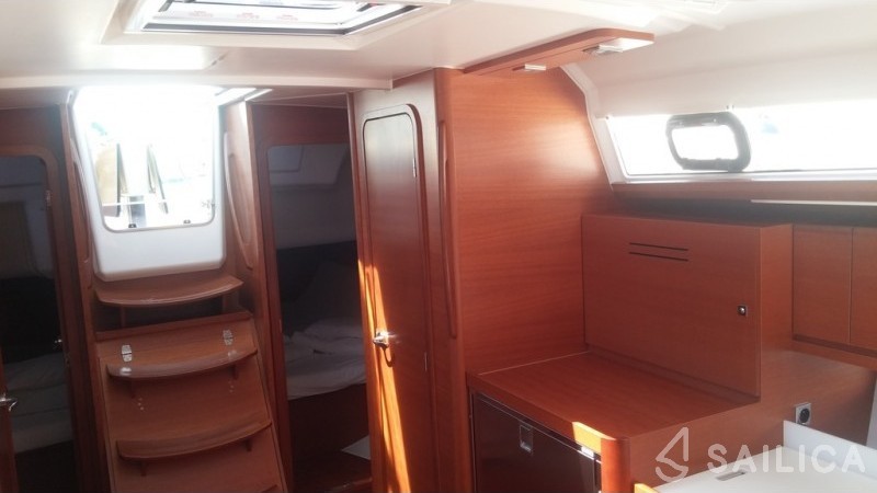 Dufour 382 GL - Yacht Charter Sailica