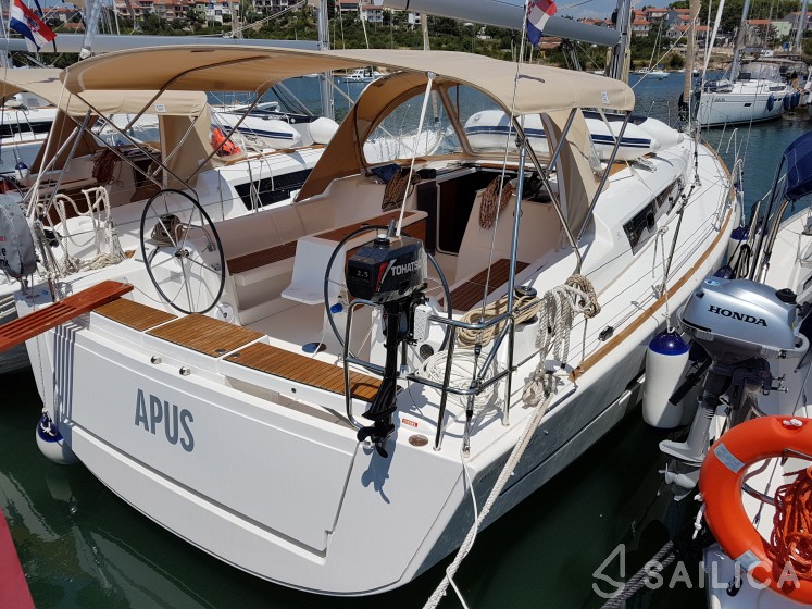 Dufour 412 Grand large - Yacht Charter Sailica