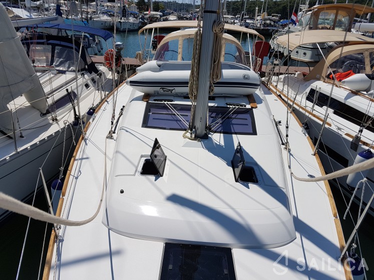 Dufour 412 Grand large - Yacht Charter Sailica