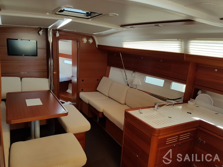 Dufour 412 Grand large - Yacht Charter Sailica