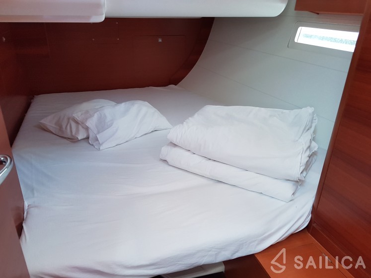 Dufour 412 Grand large - Yacht Charter Sailica