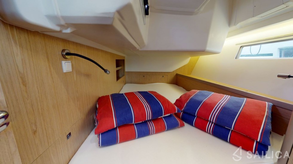 Oceanis 45 - Yacht Charter Sailica