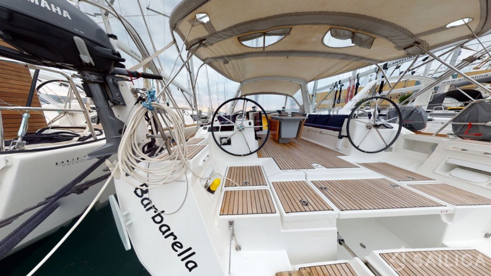 Oceanis 45 - Yacht Charter Sailica