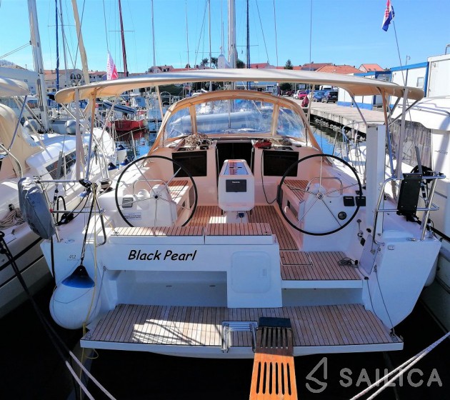 Dufour 412 GL - Yacht Charter Sailica
