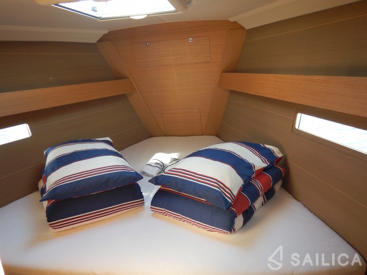 Dufour 412 GL - Yacht Charter Sailica