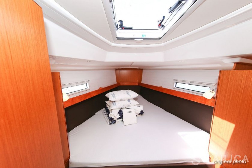 Bavaria 37 Cruiser - Yacht Charter Sailica