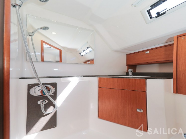 Bavaria 46 Cruiser - Yacht Charter Sailica