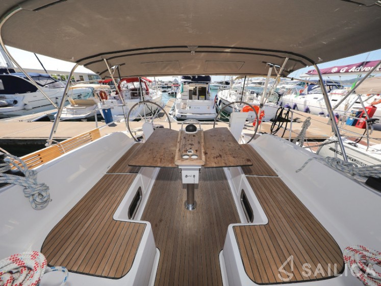 Bavaria 46 Cruiser - Yacht Charter Sailica