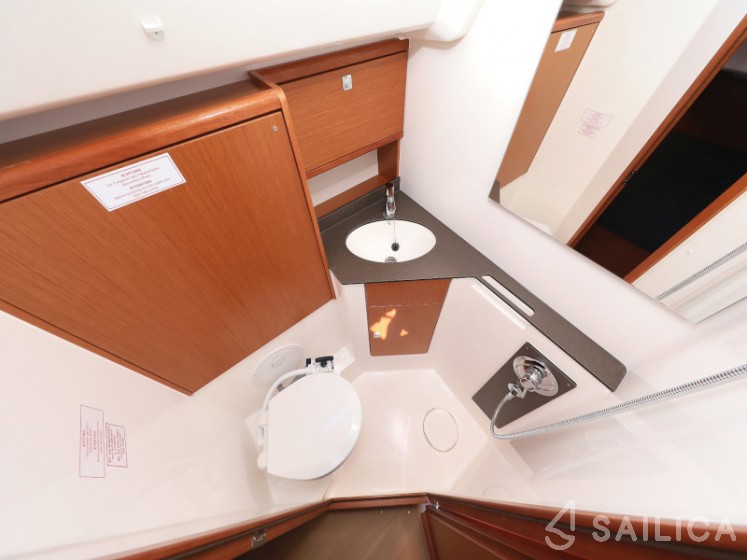 Bavaria 46 Cruiser - Yacht Charter Sailica