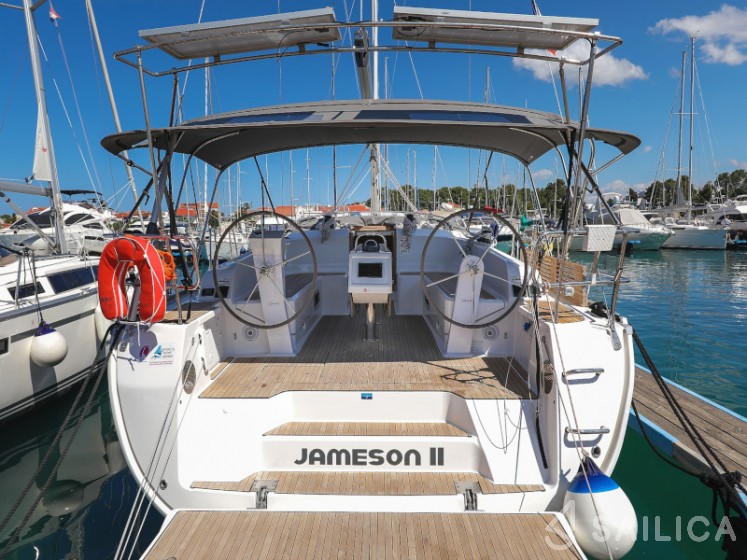 Bavaria 46 Cruiser - Yacht Charter Sailica